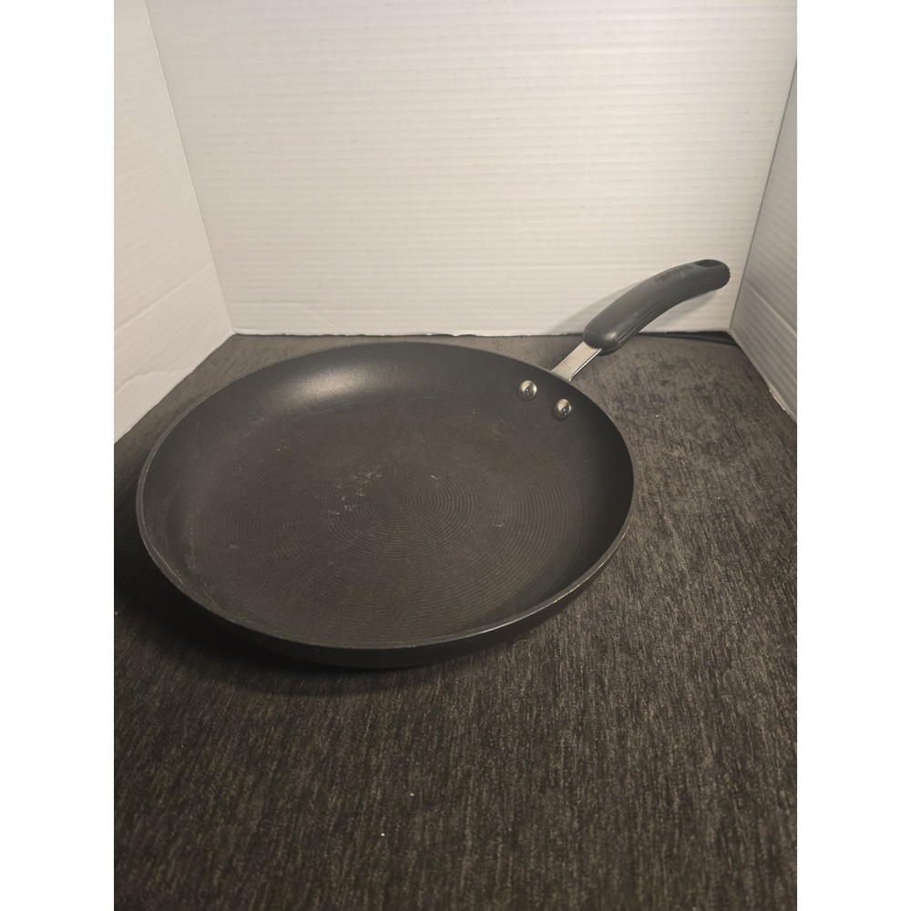 CIRCULON Skillet 11 Inch Frying Pan Non-Stick Hard Anodized Cookware